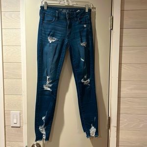 Distressed skinny jeans